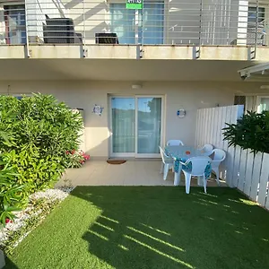 Le Ciliegie: Moderno Isola Rossa (Sassari)